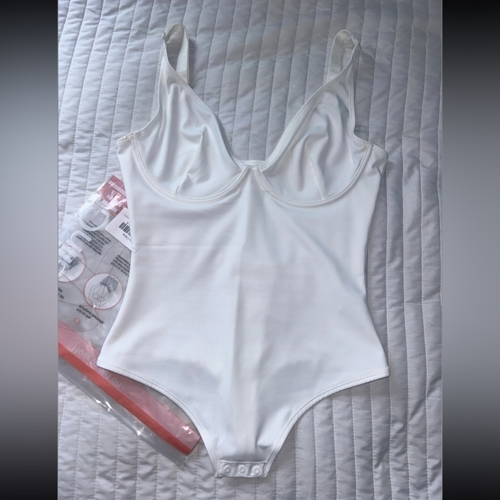 This is another bodysuit, it’s not see through, it’s shape wear with a good fit